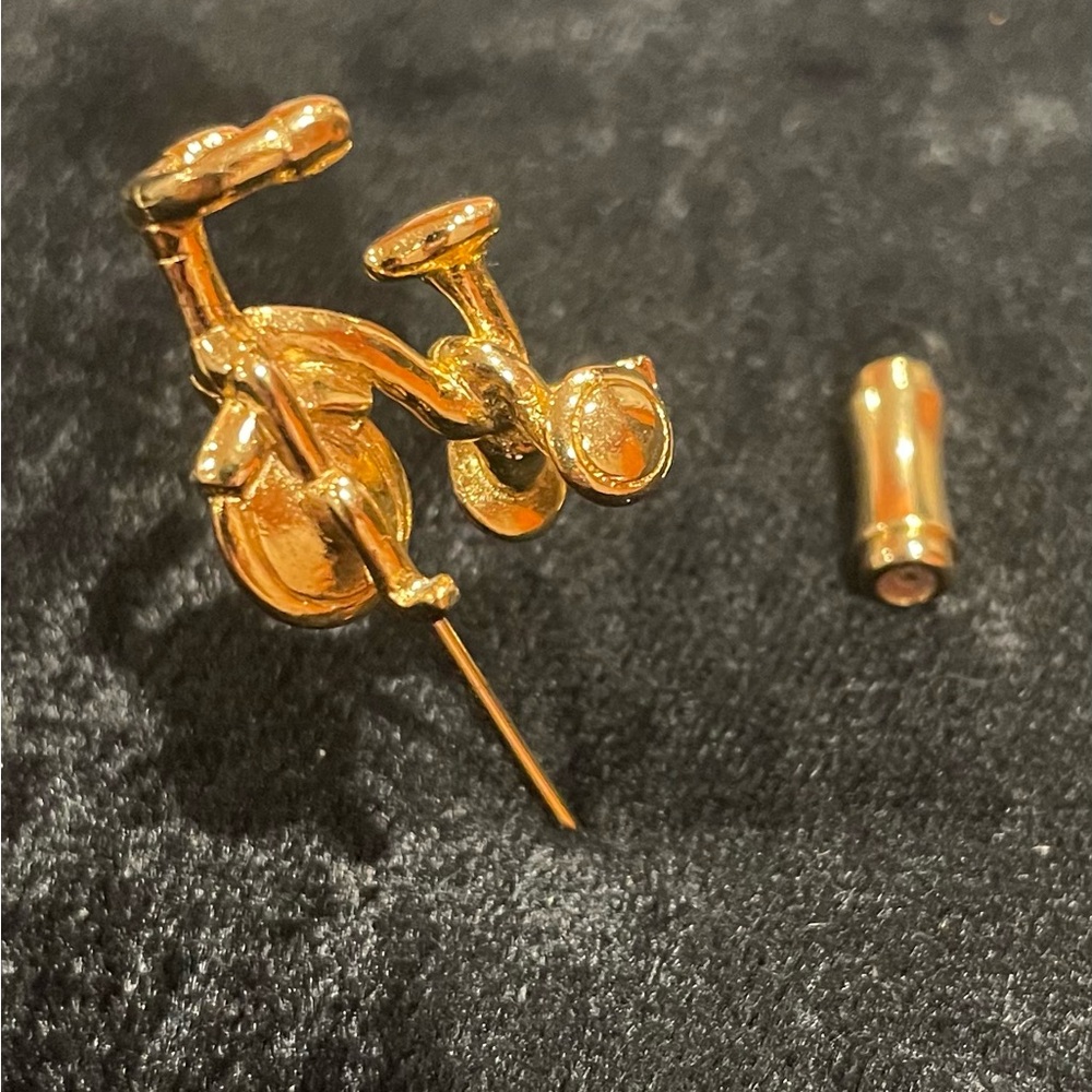 VTG Trifari tricycle stick pin
